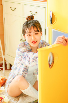 同桌总是袭我胸